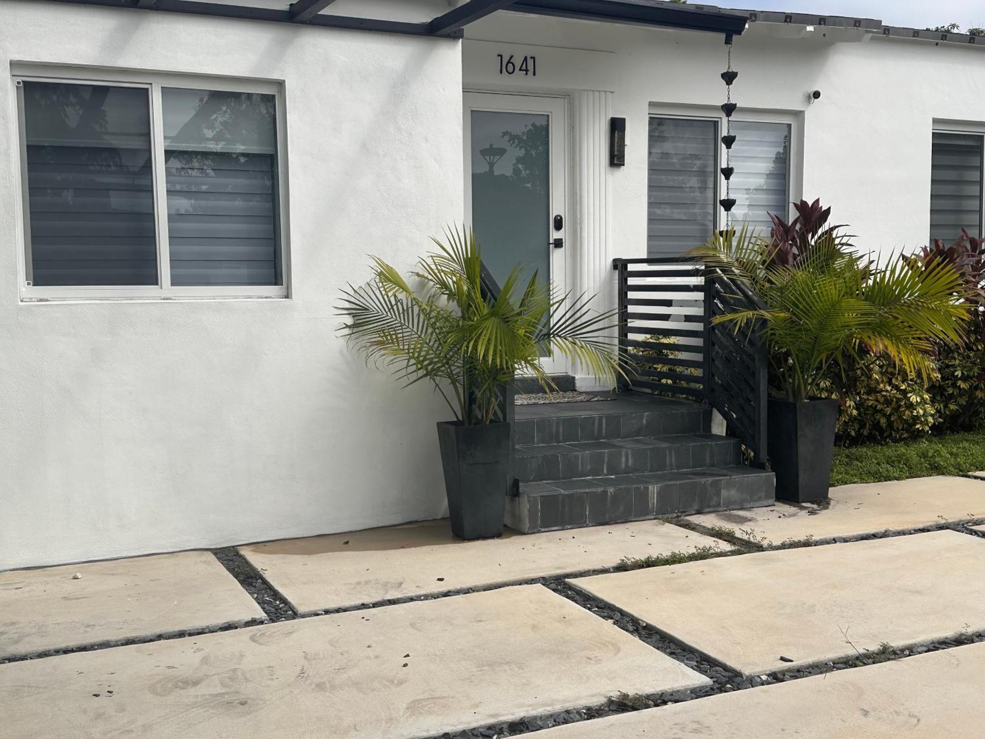 Villa Casa Bella Gated With Pool & Bbq 1641